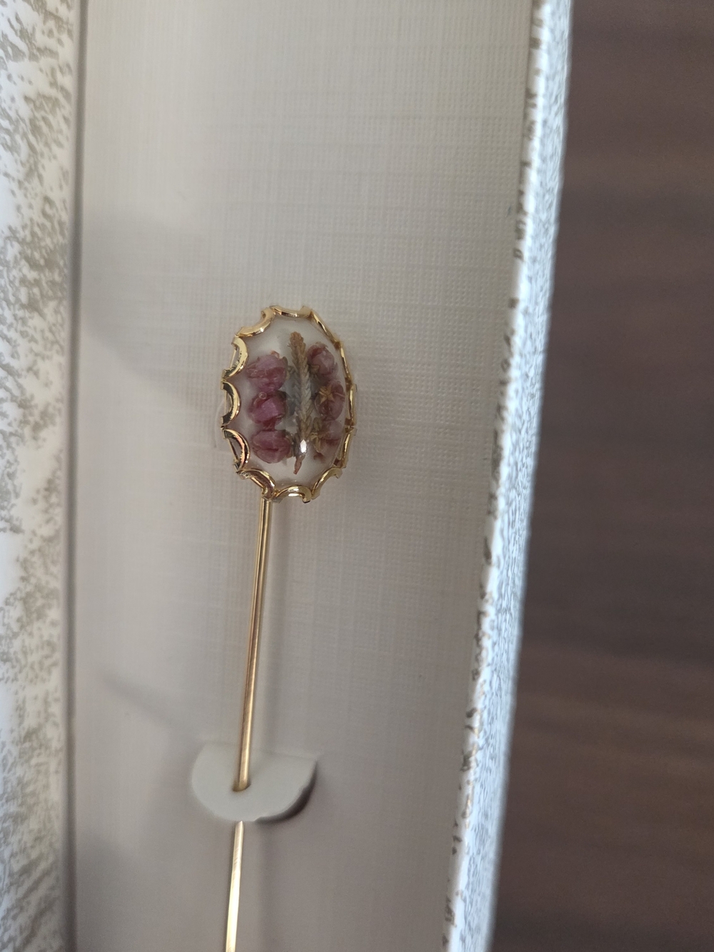 Vintage Goldtone Stick Pin Pressed Dried Heather Flowers Resin Boho Feminine